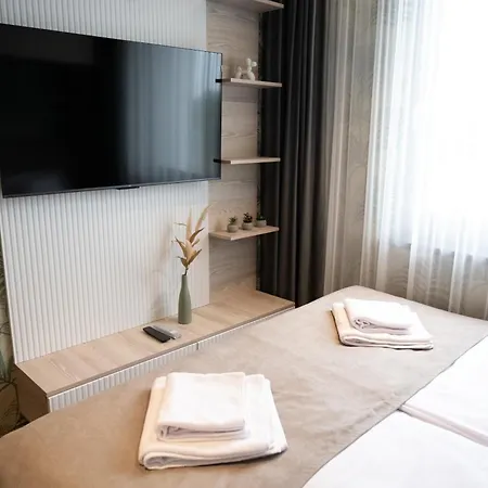 R78 Luxury Apartman2 Lägenhet *